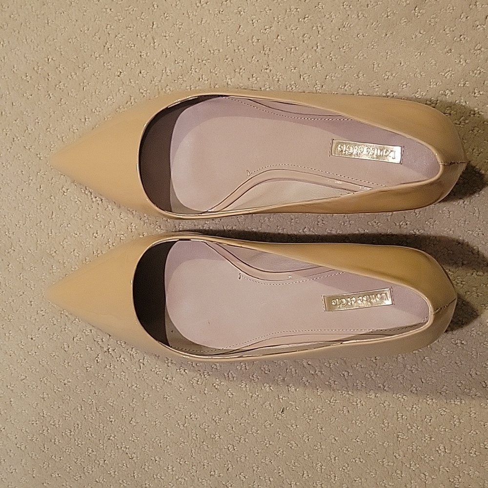 Louise et Cie Beige Tan patent leather kitten heel pumps         Size 12M